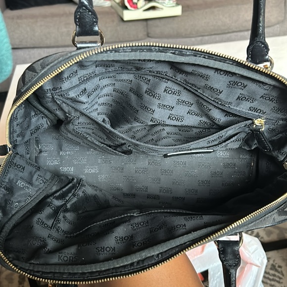 Michael Kors purse - Picture 6 of 6